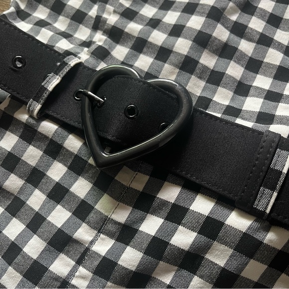 Collectif Black White Gingham Romper Heart Belt Small UK 10 Sweetheart Neckline - Picture 4 of 7
